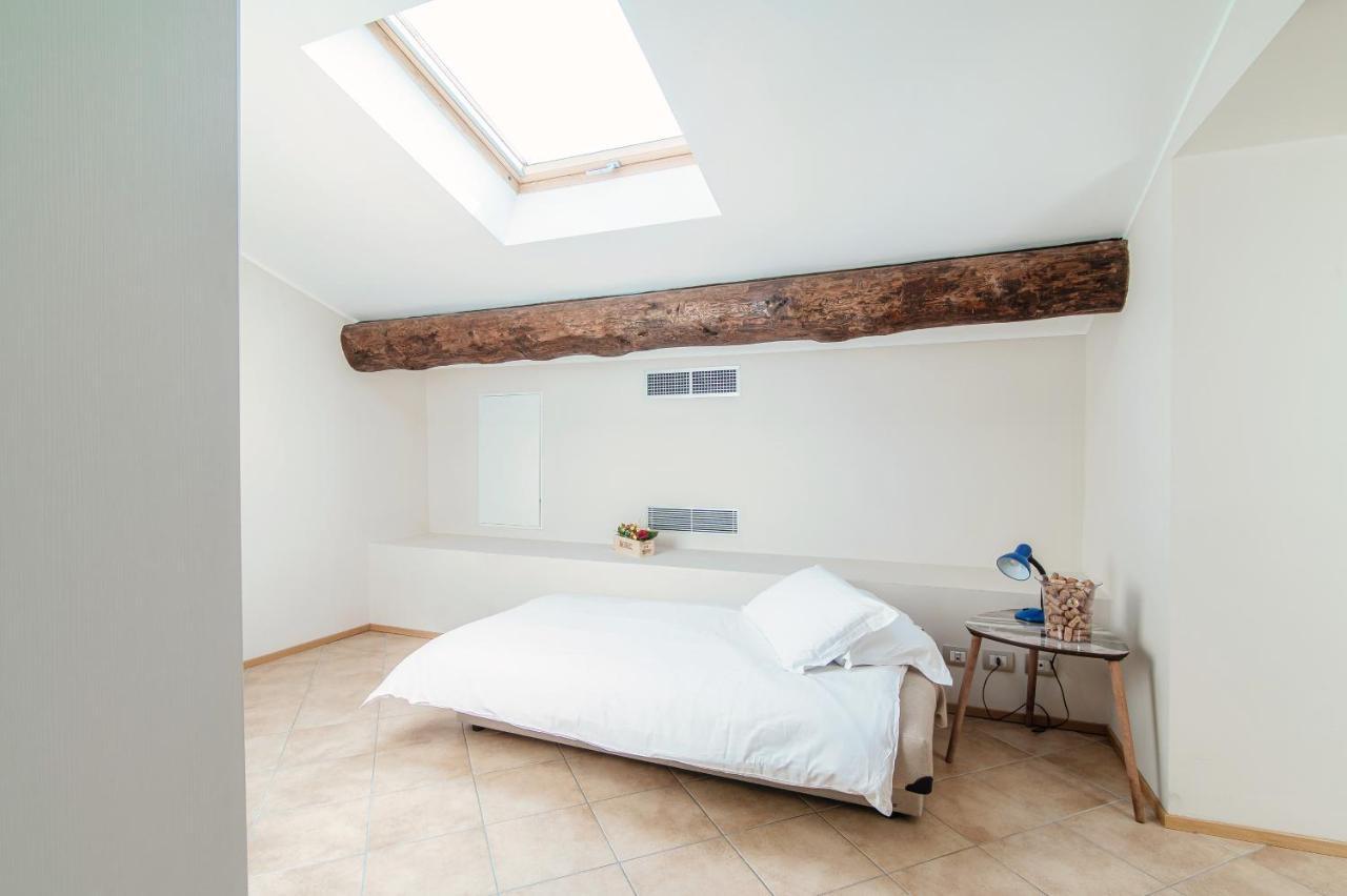 Apartamento Grape Attic 72 - The House Of Travelers Como Exterior foto