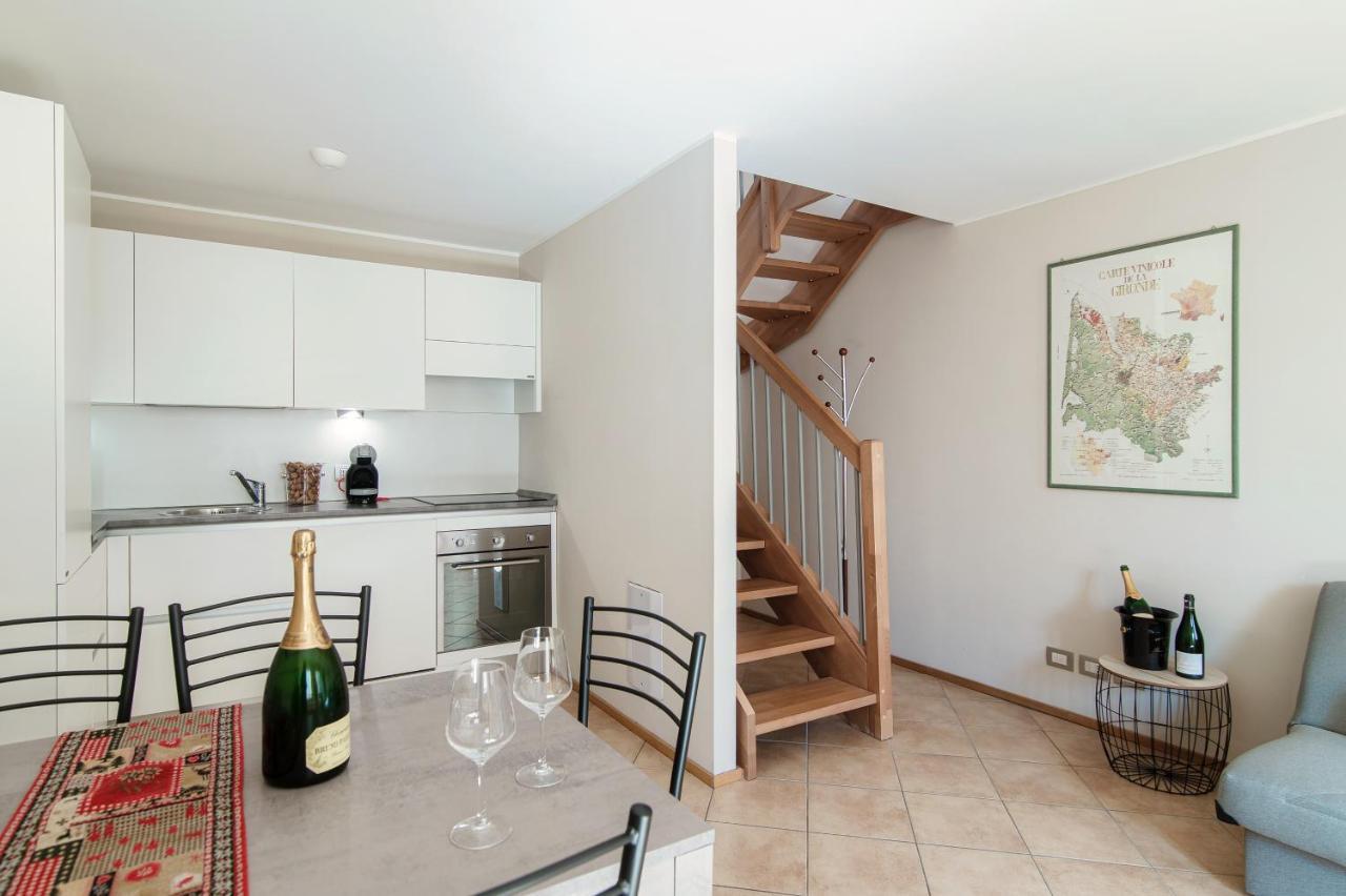 Apartamento Grape Attic 72 - The House Of Travelers Como Exterior foto